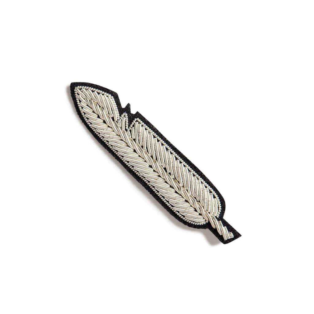 Broche Pequeña Pluma Plateada. Small silver feather brooch.Macon&Lesquoy. Decoración.Decor 